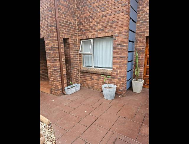 3 BEDROOM PROPERTY TO RENT IN ELDO MANOR